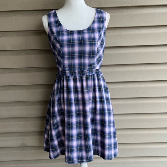 Hot Topic Dresses & Skirts - •Hot Topic• Plaid Side Cutout Dress - Size Medium